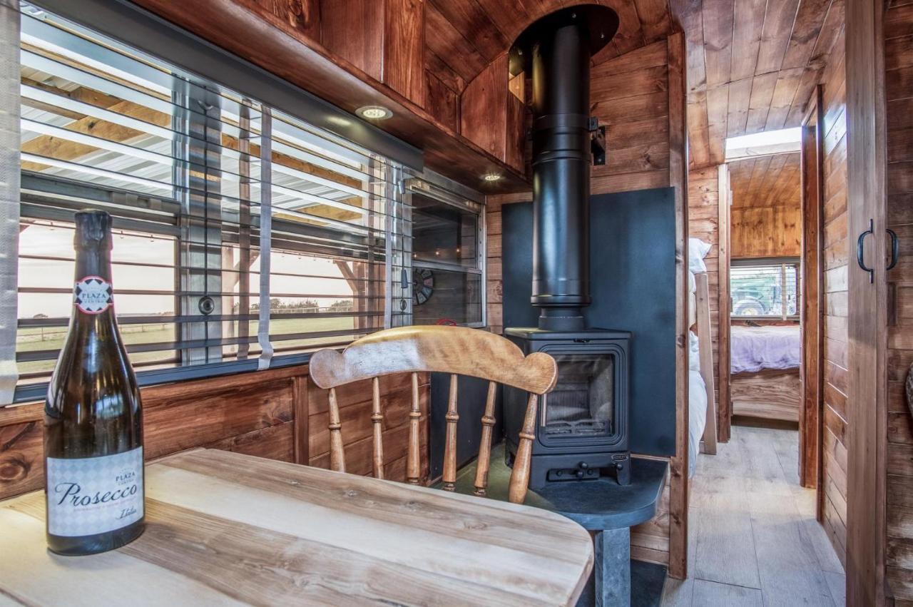 American School Bus - 1 Bedroom - Blossom Farm - Tiers Cross Johnston Exterior foto